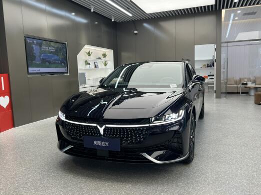 　采用1.5T插混动力 到店实拍岚图追光PHEV
