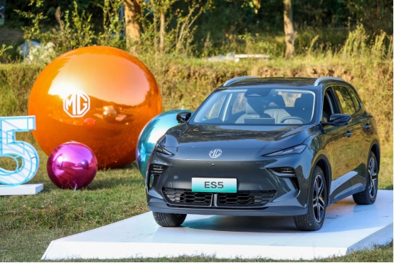 【新闻稿】全球高标准纯电后驱suv mg es5宠你自在生活，增换购惊喜价9.9